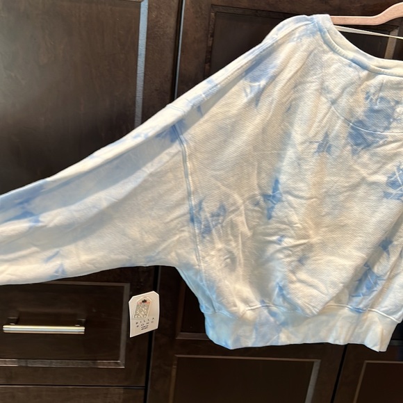Tie dye billabong sweatshirt. Ladies juniors size large. NWT - Picture 5 of 5